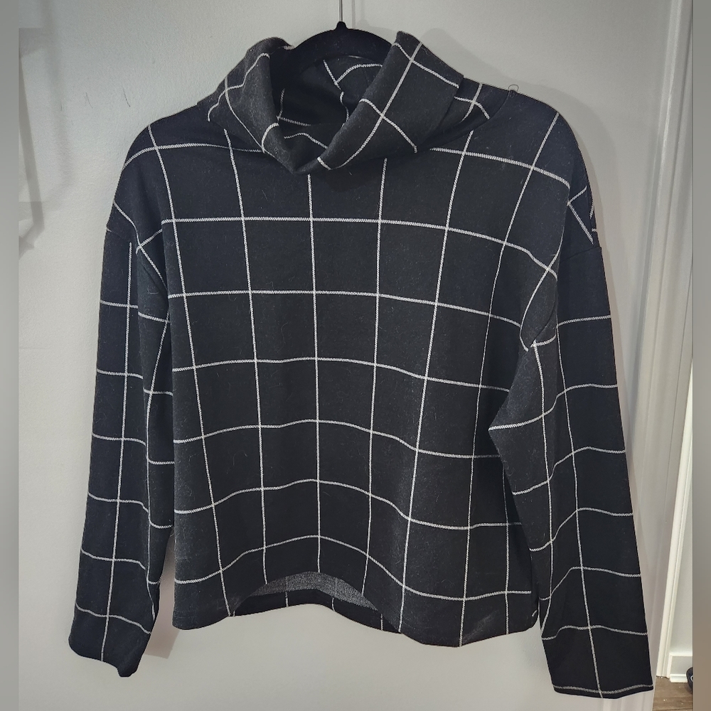 2/25 or 3/30 Jules & Leopold Turtleneck Sweater